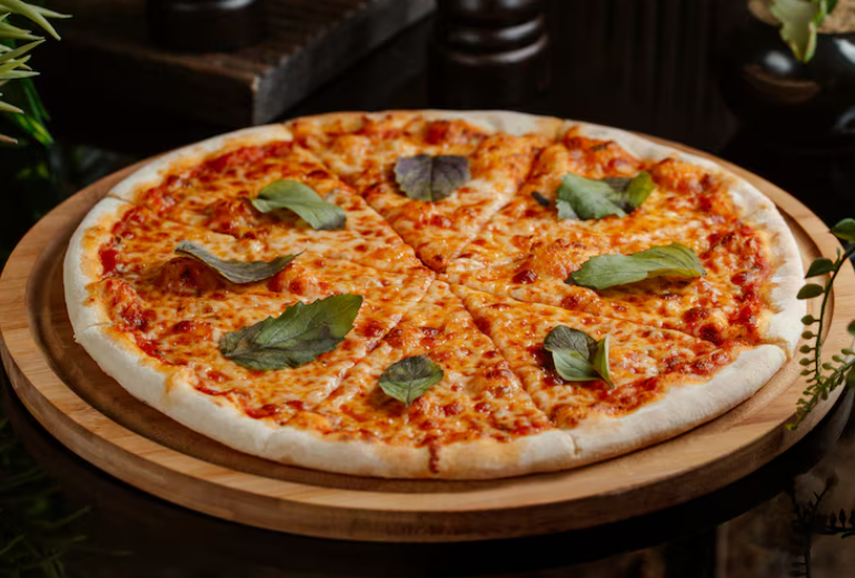 Pizza de queijo ao molho
